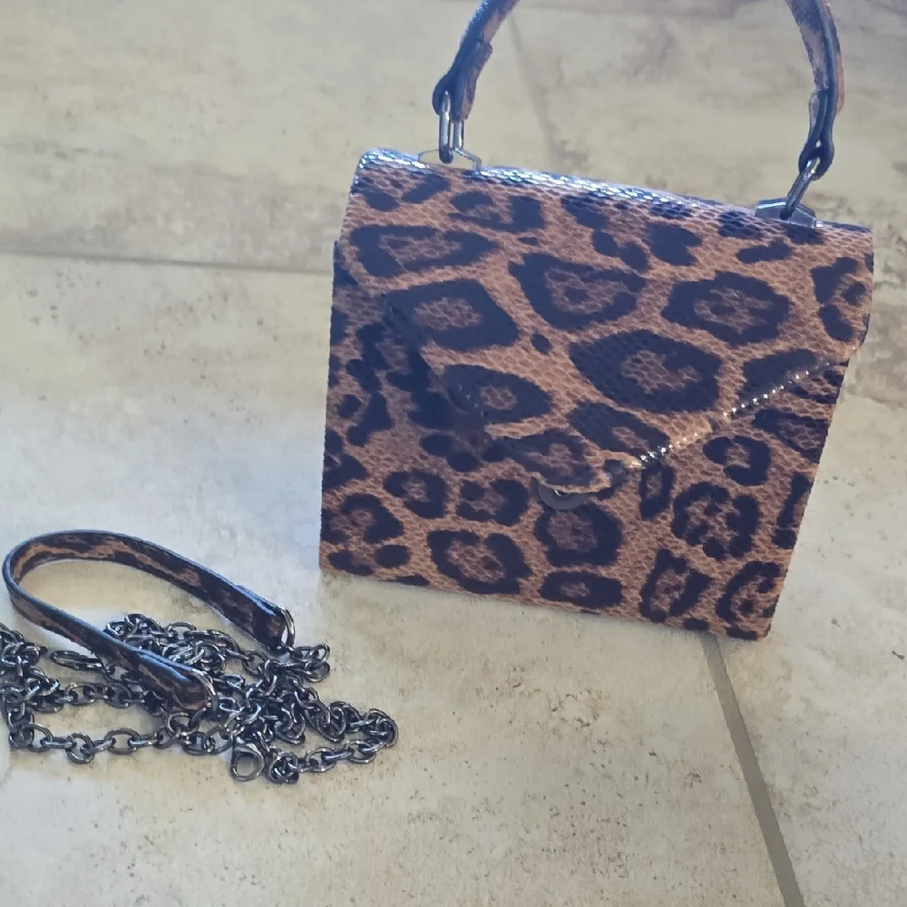 Leopard Pattern Mini Bag - Picture 3 of 4